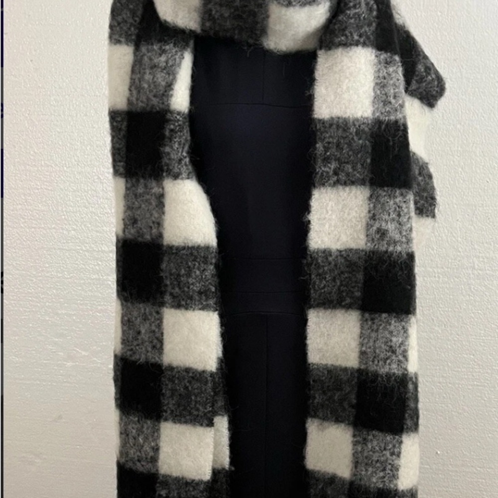 MaxMara Black and White Checkered Scarf